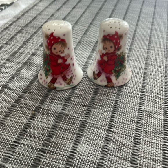 Lefton Salt &Pepper Shakers  Christy Holiday. - Picture 1 of 5